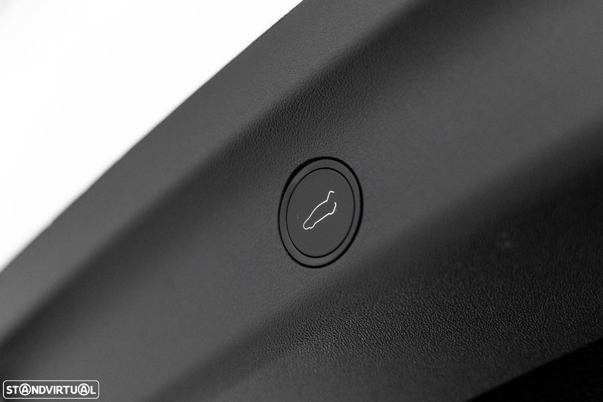 Tesla Model Y Long Range Tração Integral - 26