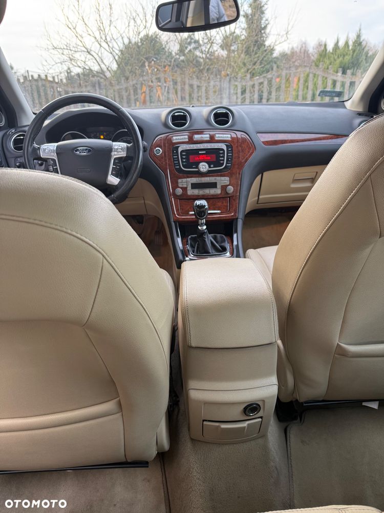 Ford Mondeo 2.0 TDCi Ghia - 11