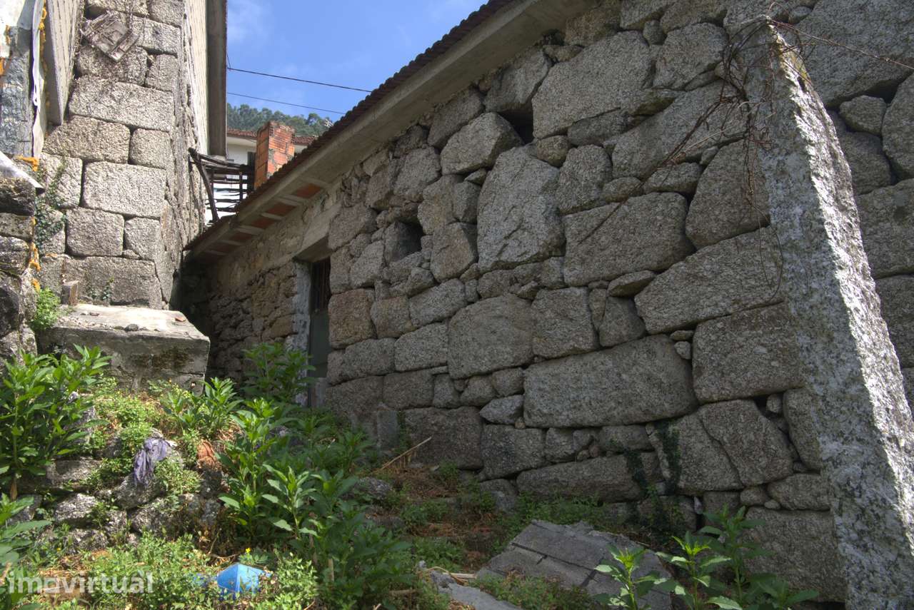 Moradia de Pedra com Terreno – Chamoim, Terras de Bouro - Grande imagem: 2/18