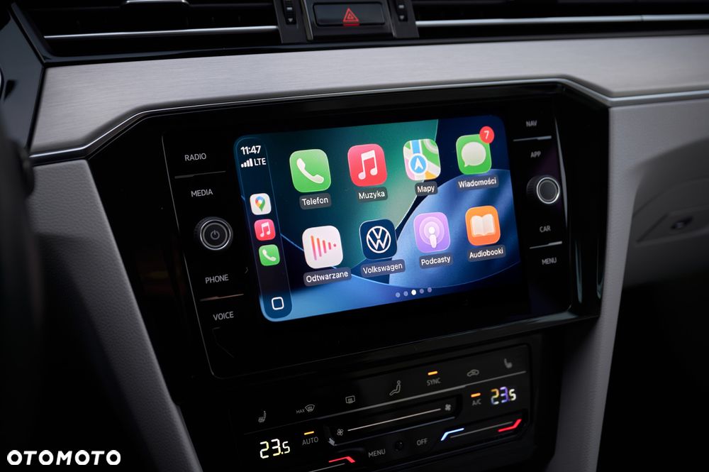 Volkswagen Passat - 32