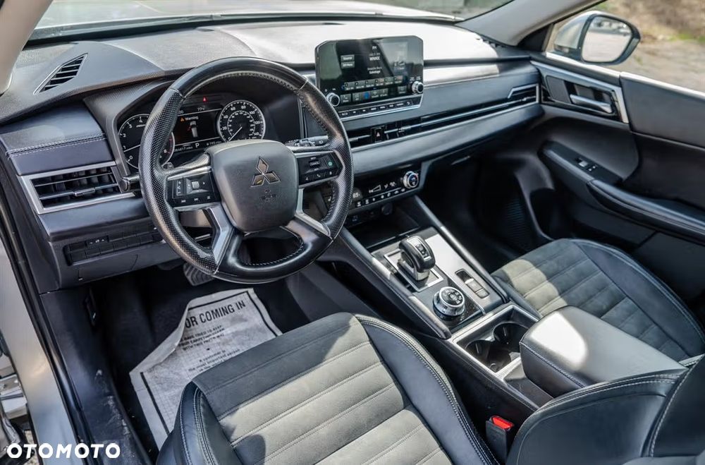 Mitsubishi Outlander - 13