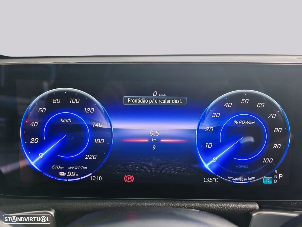 Mercedes-Benz EQB - 8