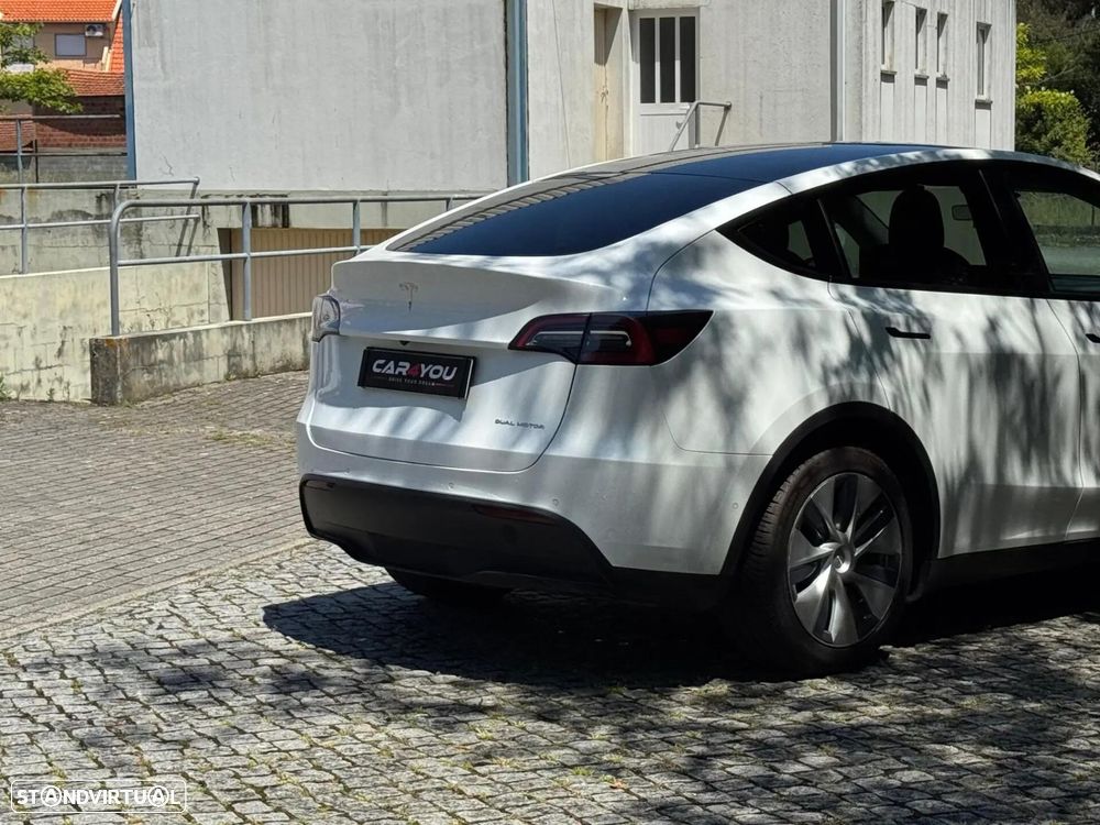 Tesla Model Y Long Range Dual Motor AWD - 6