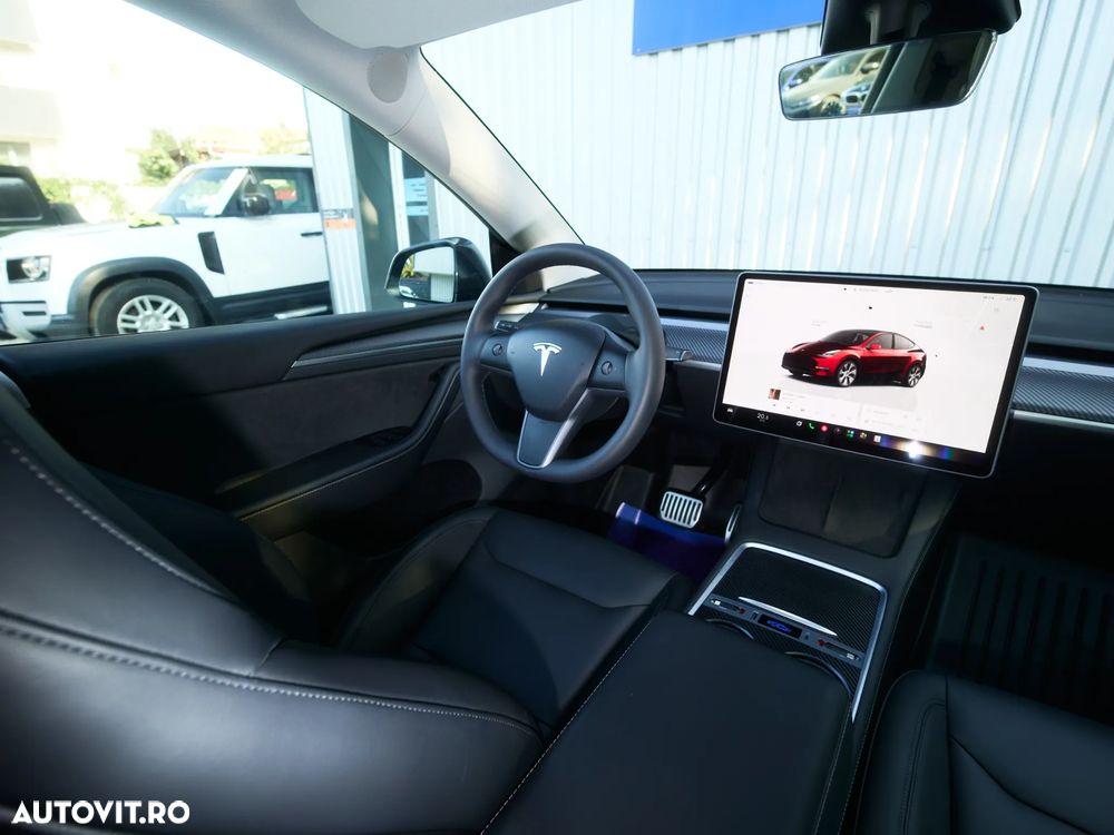 Tesla Model Y - 19