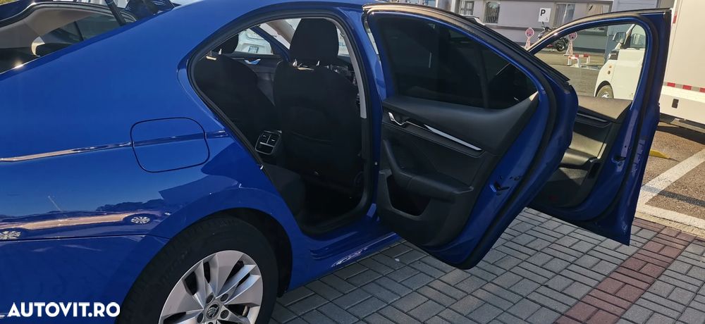 Skoda Octavia 2.0 TDI DSG Style - 9