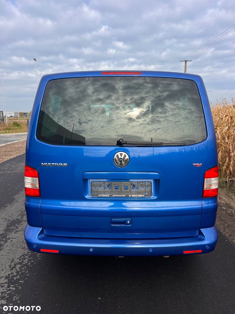 Volkswagen Multivan - 12