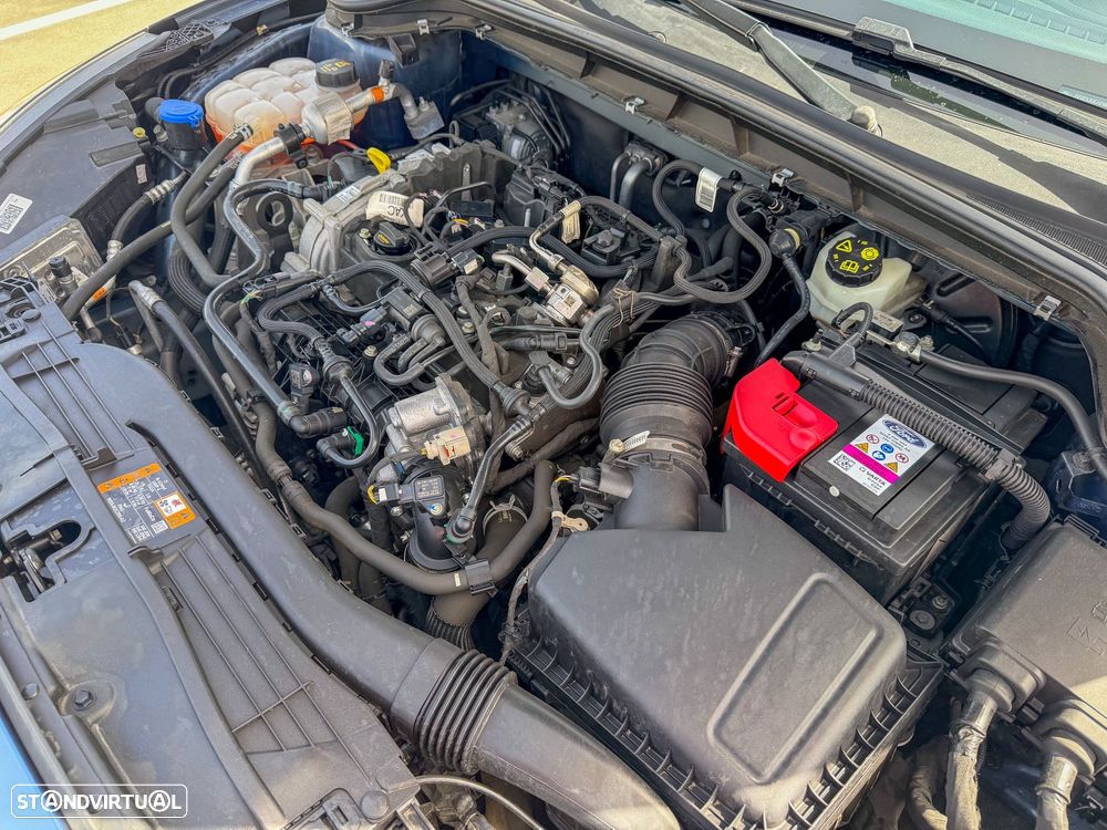 Ford Focus 1.0 EcoBoost S&S ST-LINE - 36