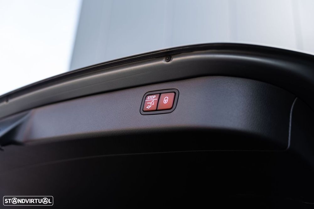 Mercedes-Benz C 300 e AMG Line - 30