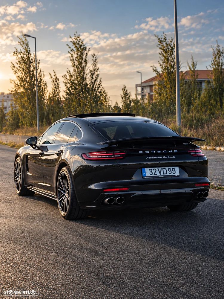 Porsche Panamera - 12
