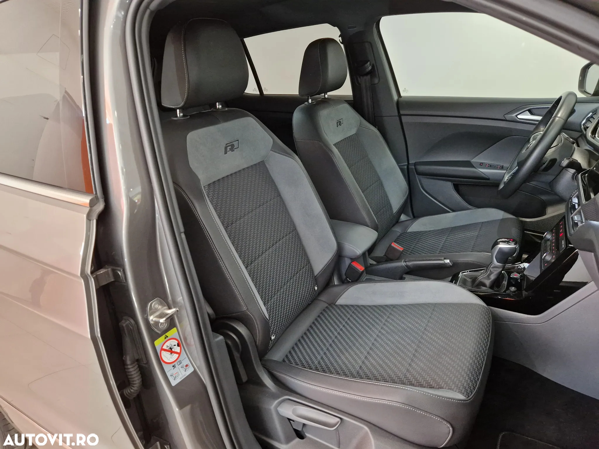 Volkswagen T-Cross 1.5 TSI DSG R-Line - 13