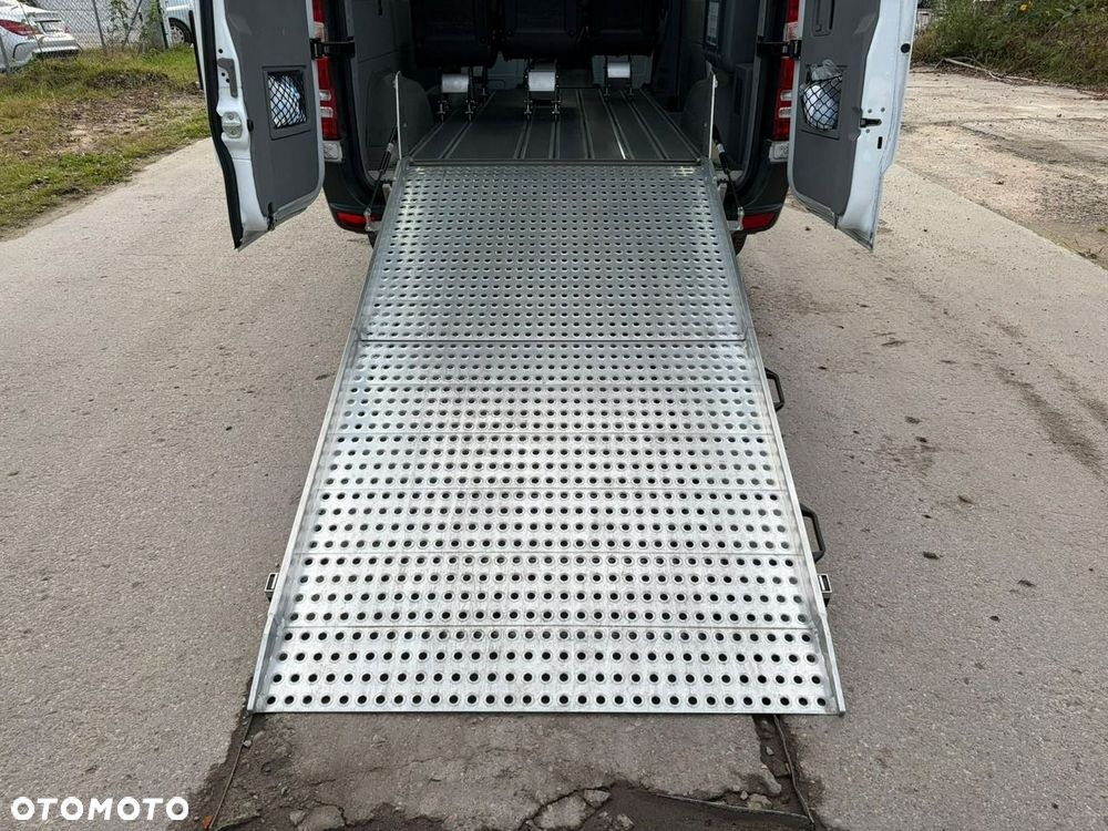 Mercedes-Benz Sprinter - 23