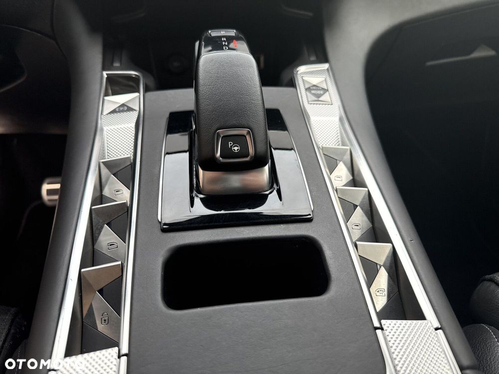 DS Automobiles DS 7 Crossback - 17