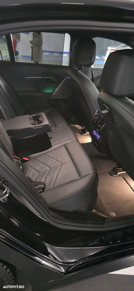 BMW Seria 5 520i AT MHEV - 37