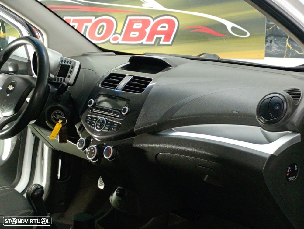Chevrolet Spark 1.0 L Bi-Fuel - 22