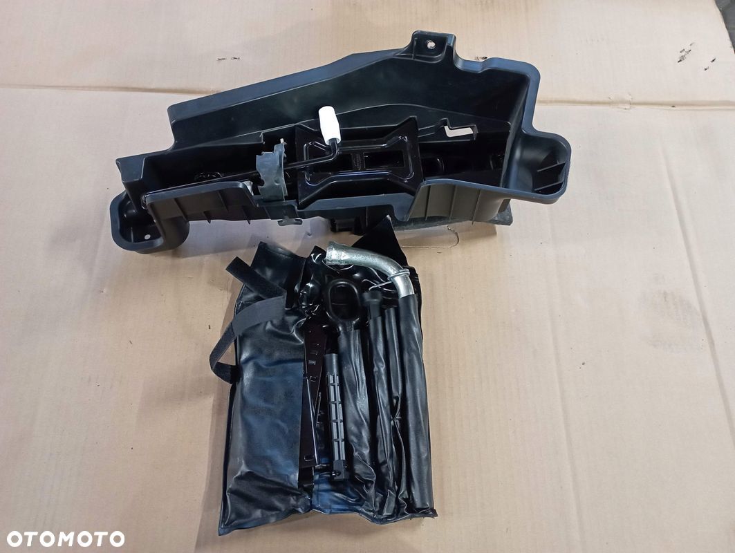 AUDI Q3 ZESTAW NAPRAWCZY 8U0011215 - 1