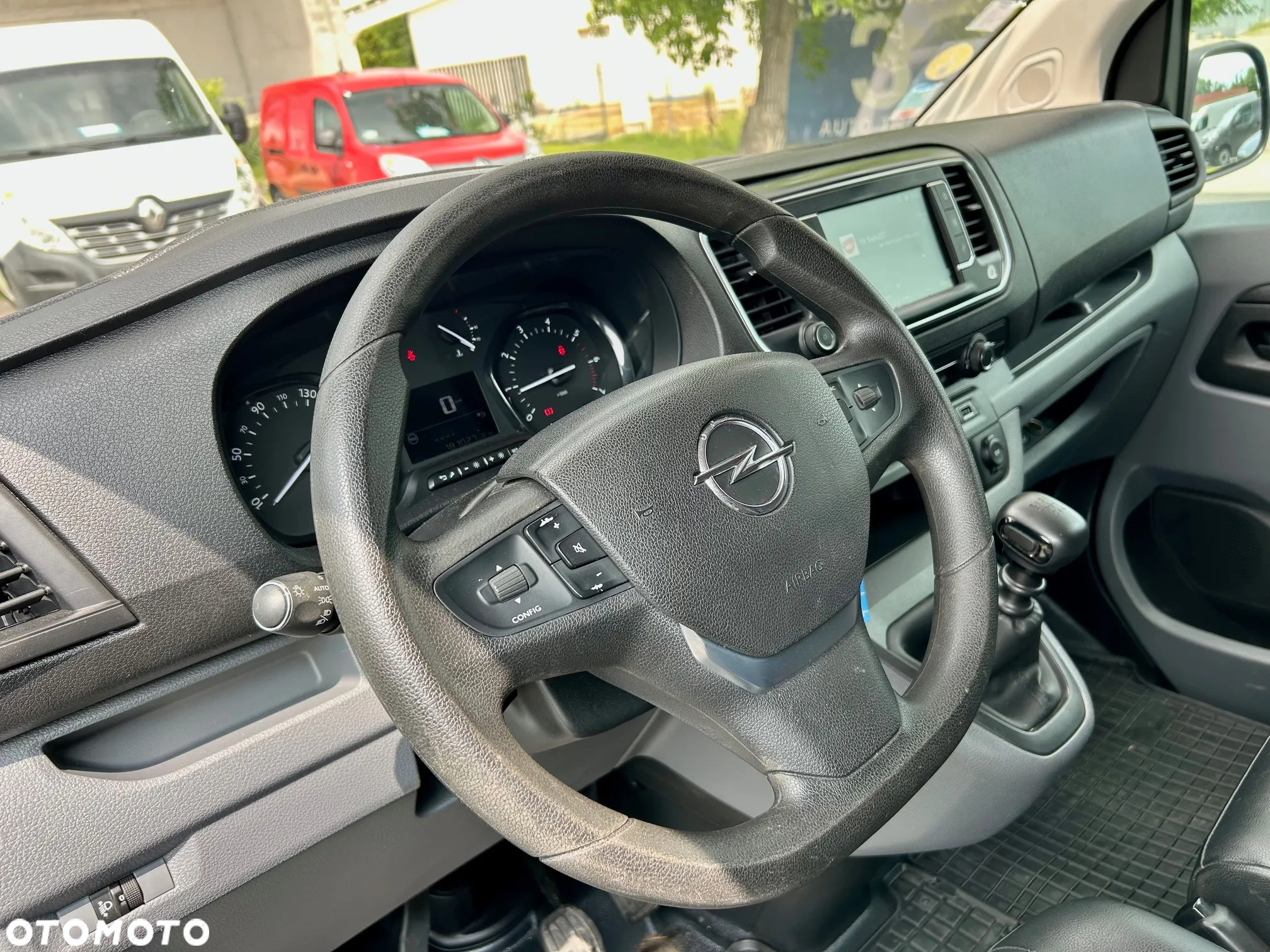 Opel Vivaro - 10