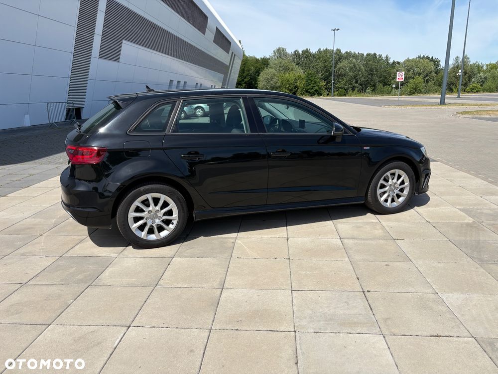 Audi A3 Sportback 1.6 TDI (clean diesel) S line Sportpaket - 4