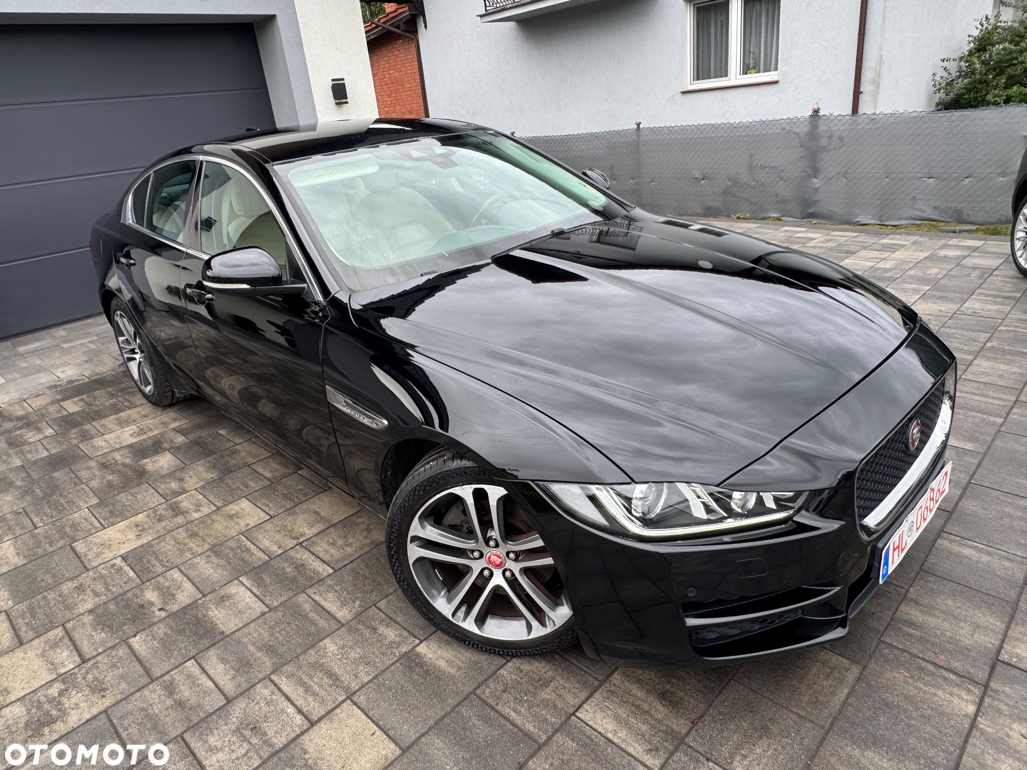 Jaguar XE 2.0 D Prestige - 13