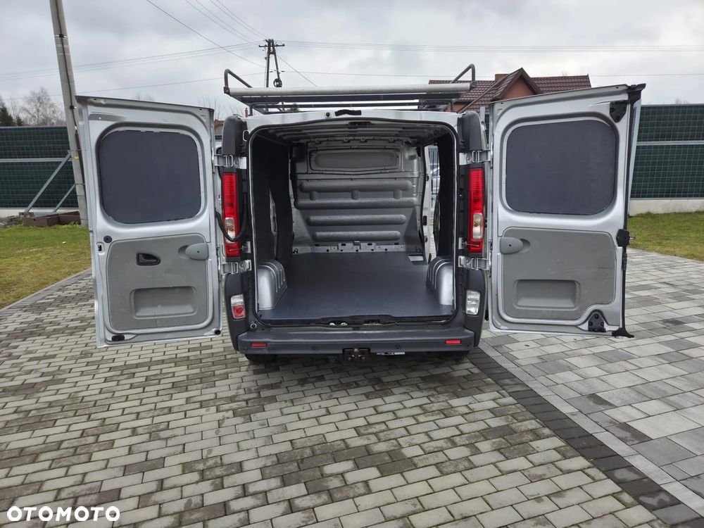 Renault TRAFIC LONG KLIMA TEMPOMAT ORYGINAŁ LAKIER I PRZEBIEG - 19