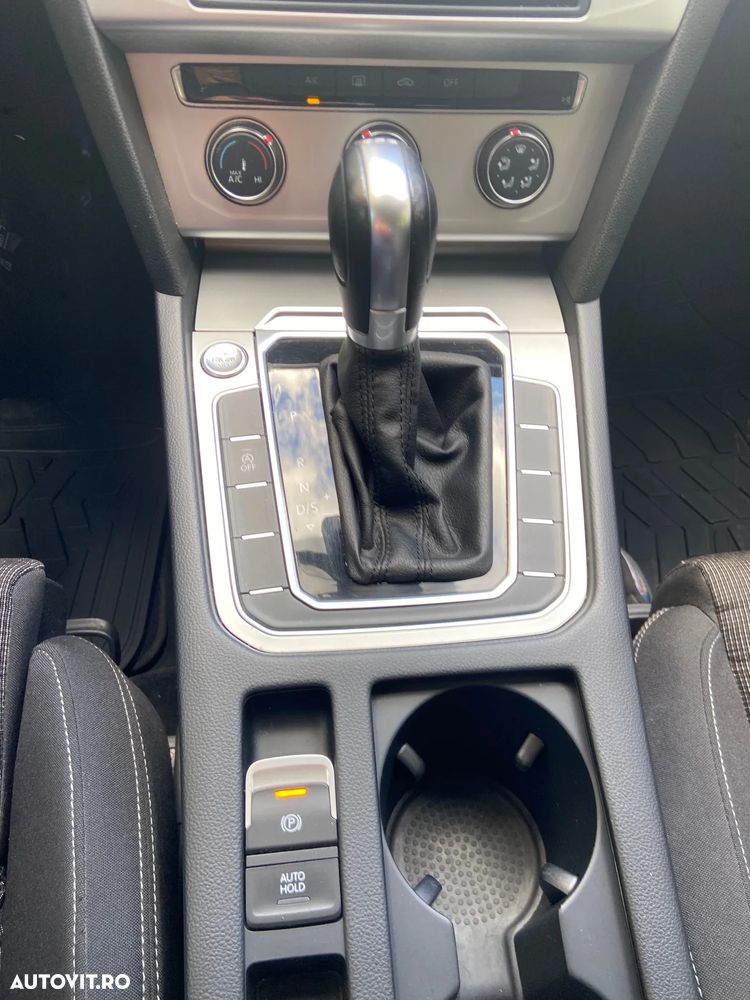 Volkswagen Passat 2.0 TDI DSG (BlueMotion Technology) Comfortline - 12