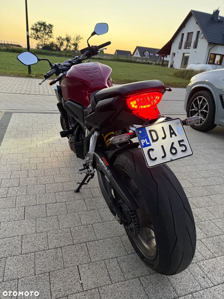 Honda CB - 12