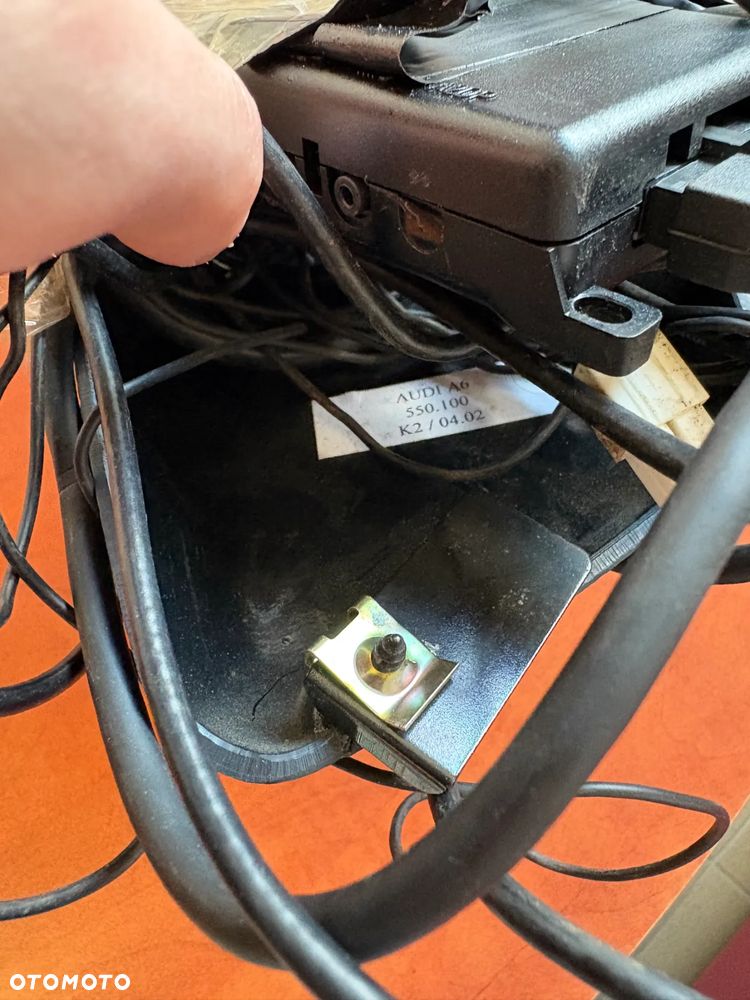 Uchwyt na telefon do konsoli Audi A6 czarny 550100 K2/04.02 - 4