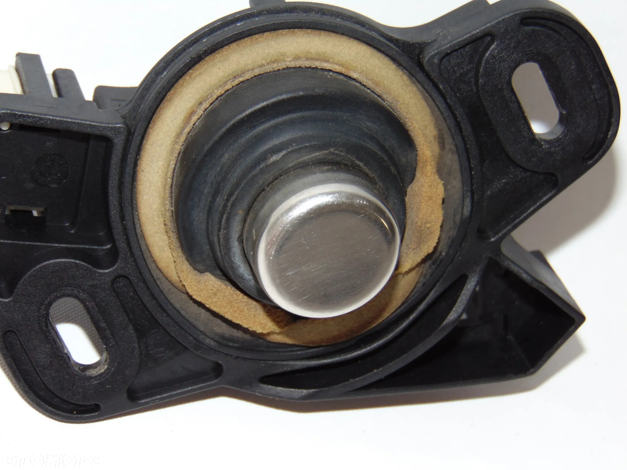 ORYGINAŁ tylna klamka mikrostyk przycisk zamek wkładka klapy bagażnika tył 13178155 Opel Vectra C HB hatchback listback 02-09r - 12