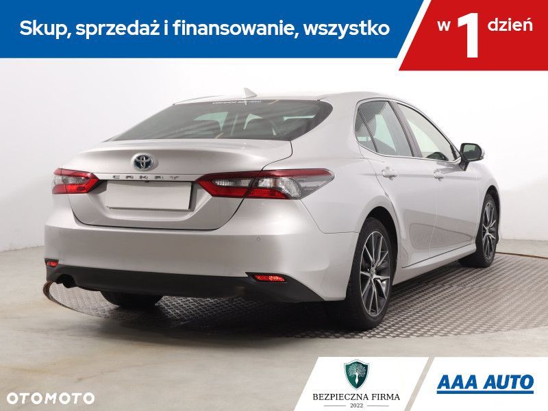 Toyota Camry - 7