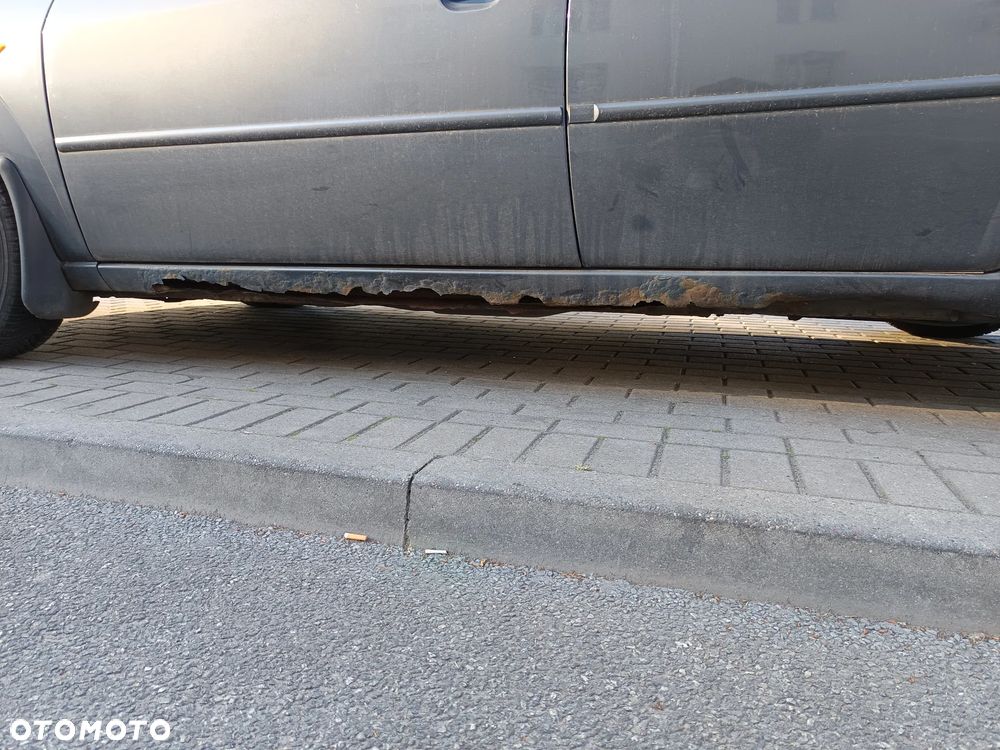 Ford Mondeo 1.8 Ambiente - 6