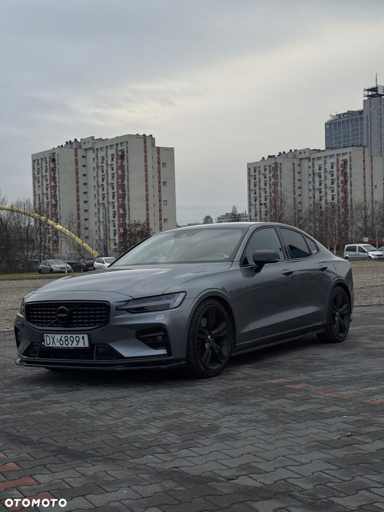 Volvo S60 T5 R-Design - 1
