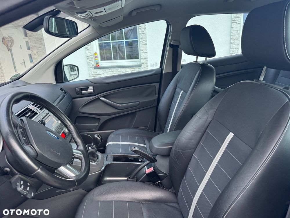 Ford Kuga 2.0 TDCi 4x4 Titanium - 11