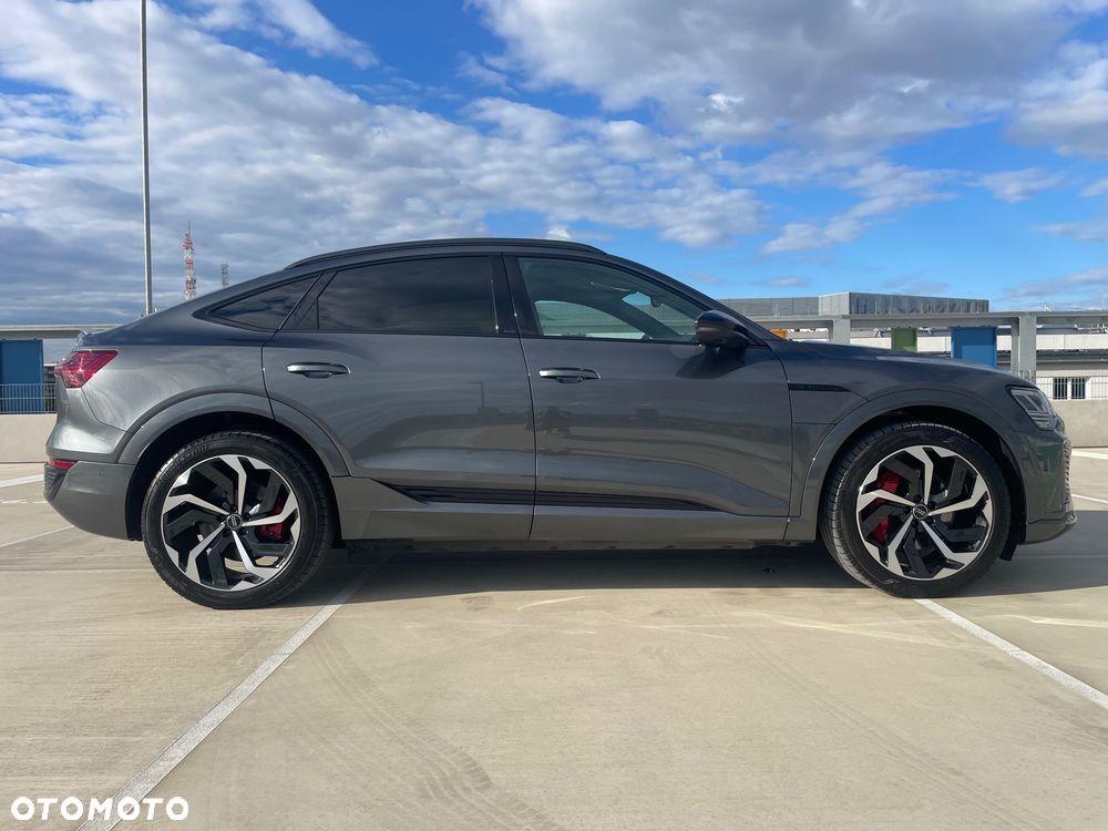 Audi Q8 Sportback e-tron - 11