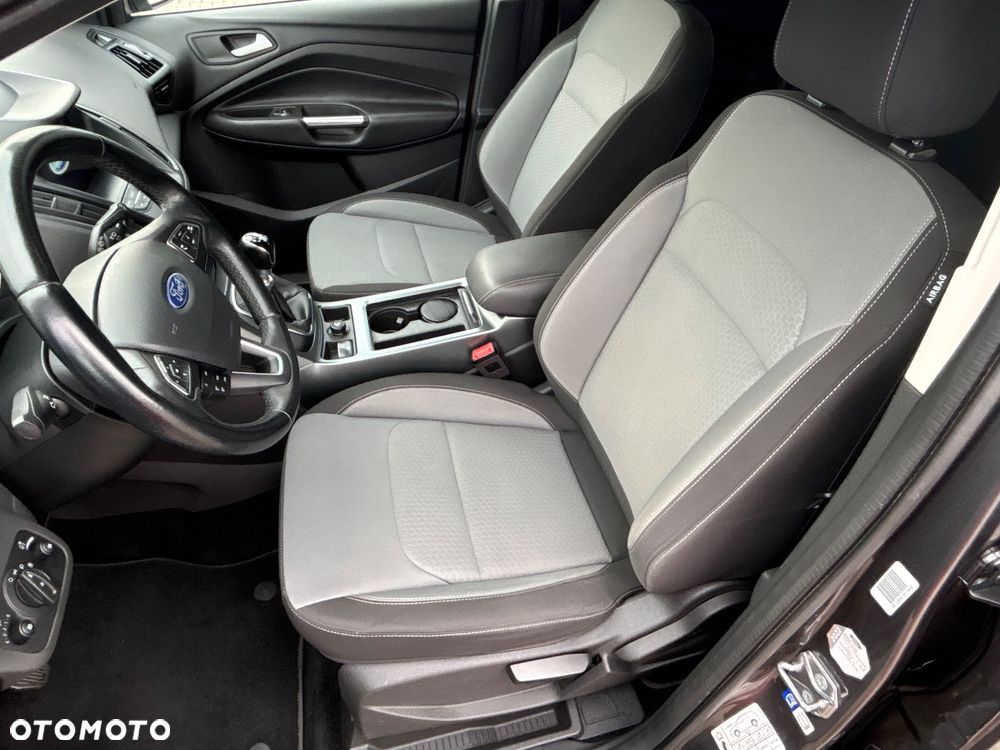 Ford Kuga 2.0 TDCi 4x2 Titanium - 30