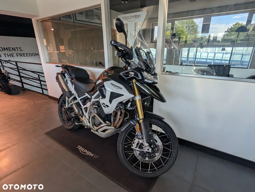 Triumph Tiger - 1