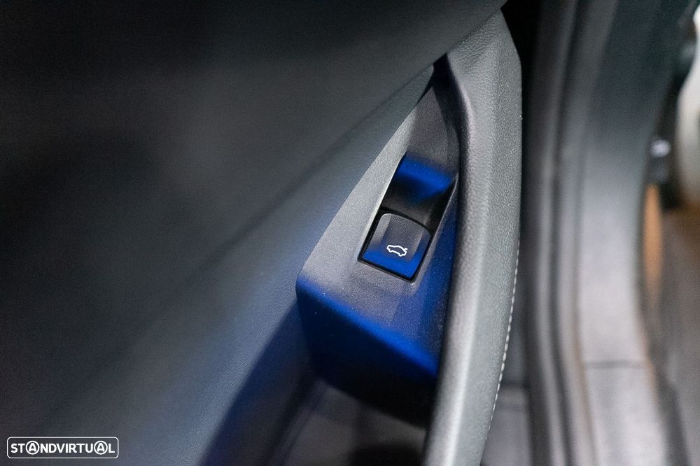 BMW M8 Competition - 30