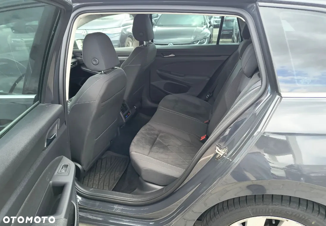 Volkswagen Golf - 6