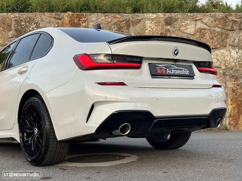 BMW 320 d Pack Desportivo M Auto - 13