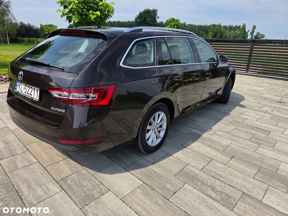 Skoda Superb 2.0 TDI Ambition DSG - 18