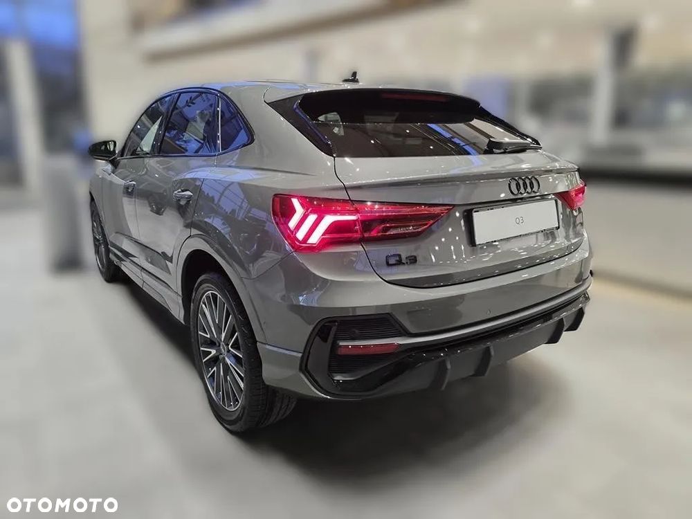 Audi Q3 Sportback - 5