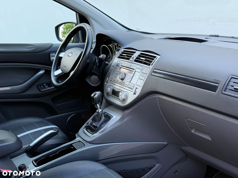 Ford Kuga - 26