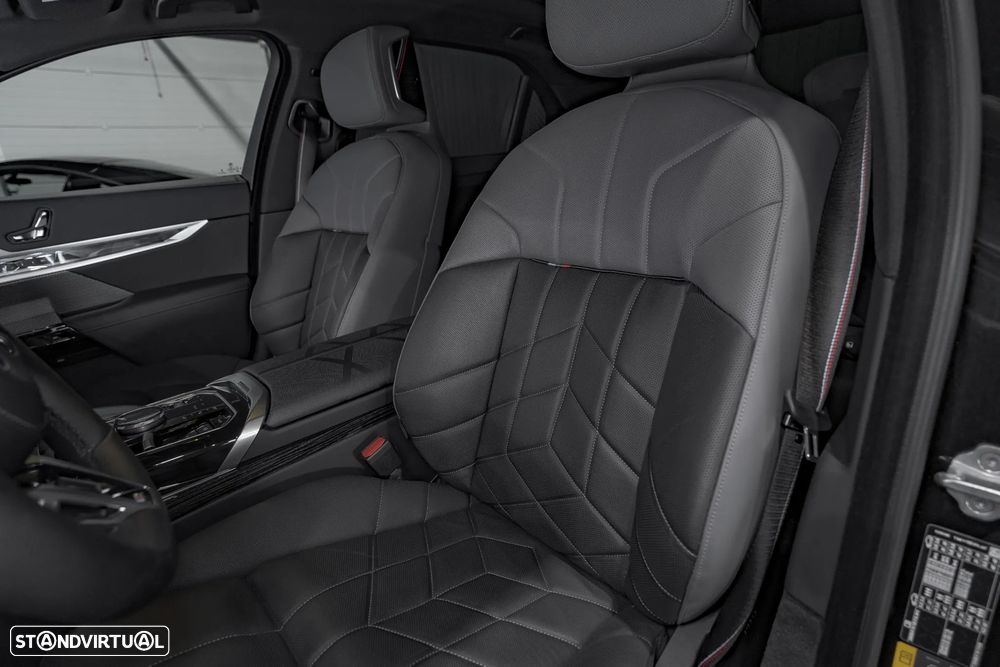 BMW 750 e xDrive - 24
