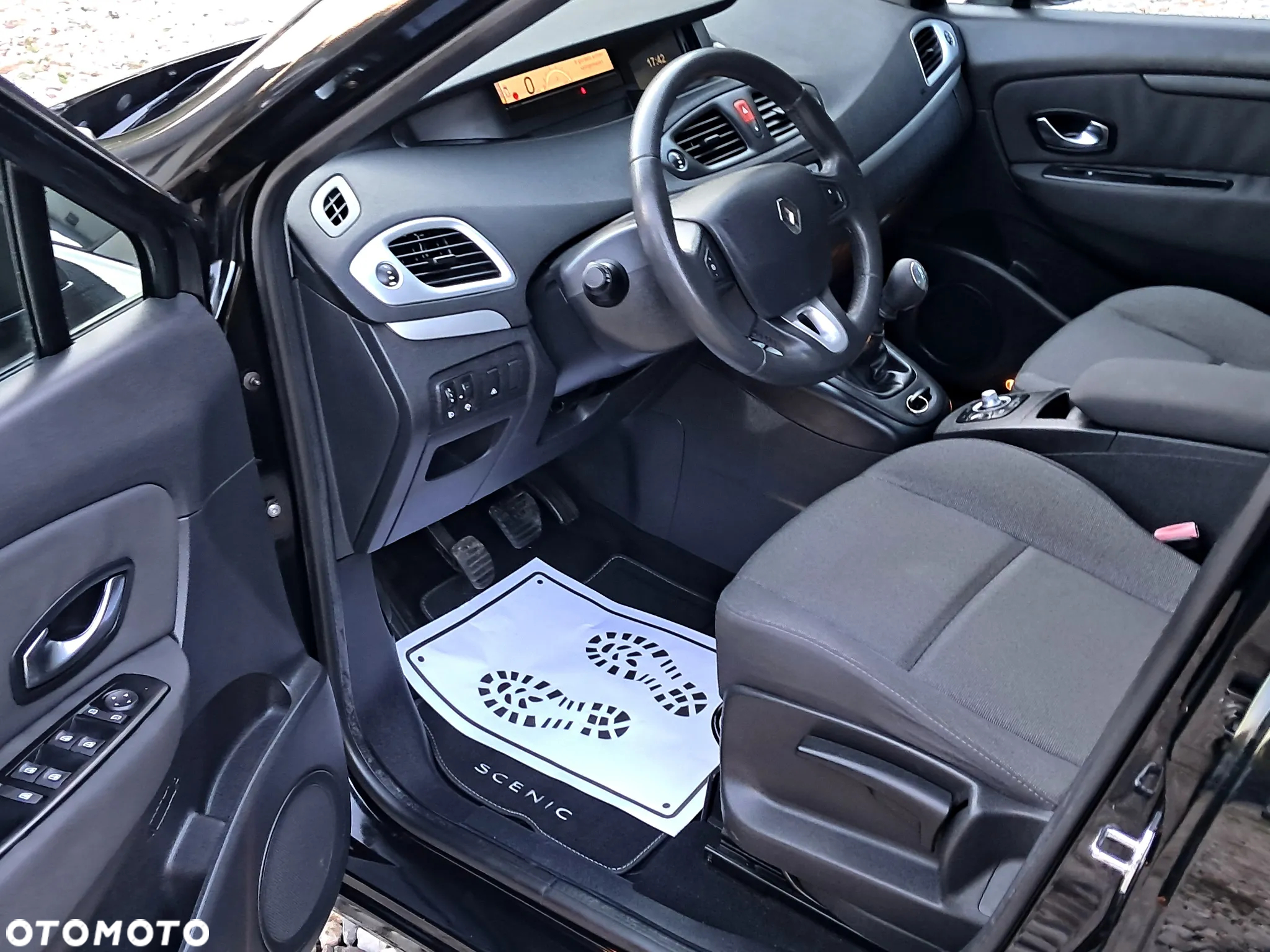 Renault Scenic 1.6 16V 110 Dynamique - 13