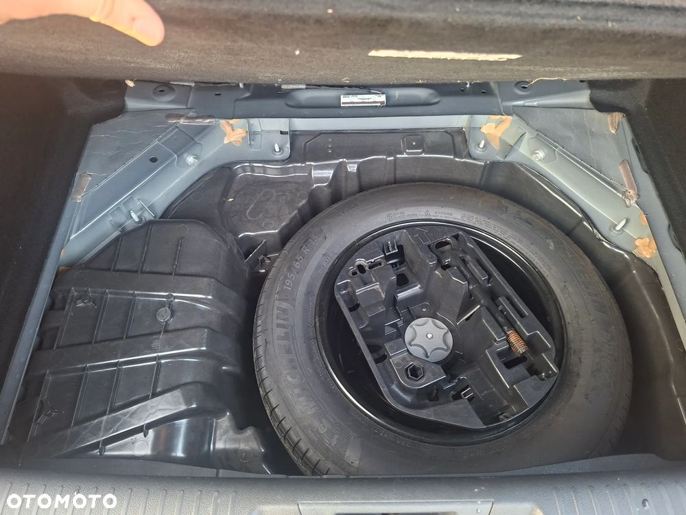 Renault Megane TCe 140 GPF GT LINE - 24