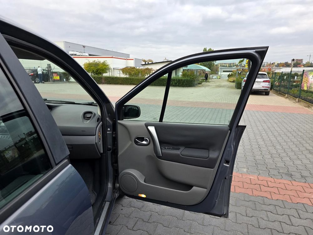 Renault Grand Scenic 2.0 16V Dynamique - 13