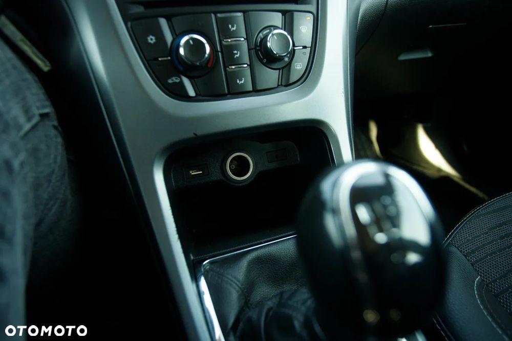 Opel Astra 1.4 Innovation - 33