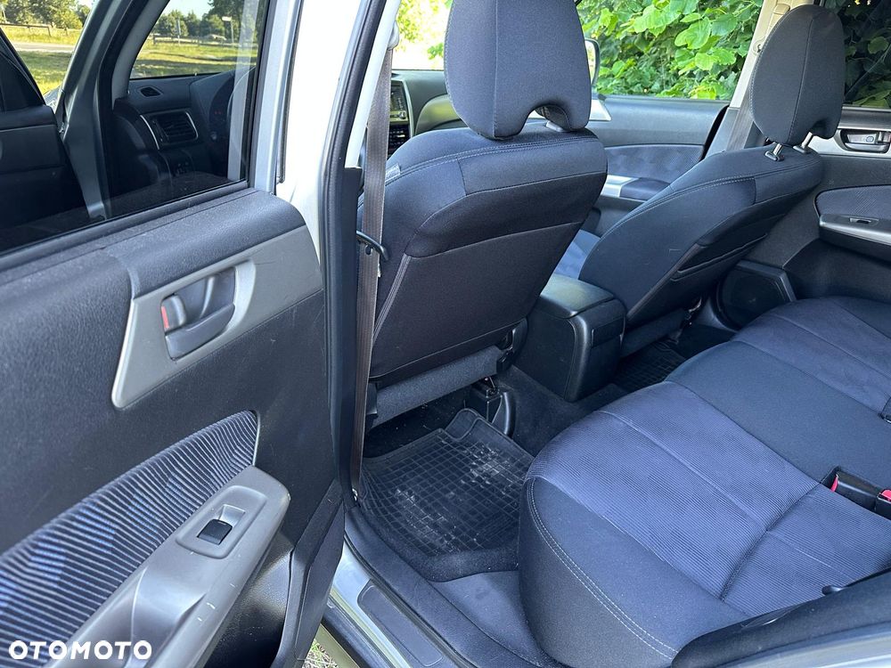 Subaru Forester 2.0 XA TRE - 9