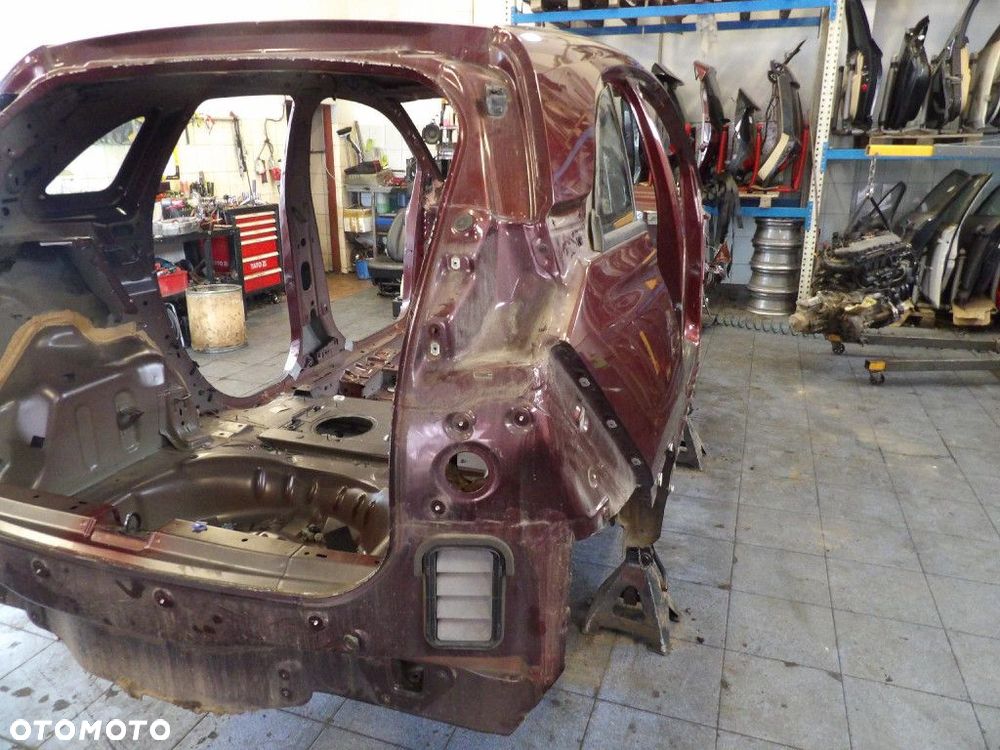 OPEL CROSSLAND X BŁOTNIK TYŁ PRAWY  Z50W - 2