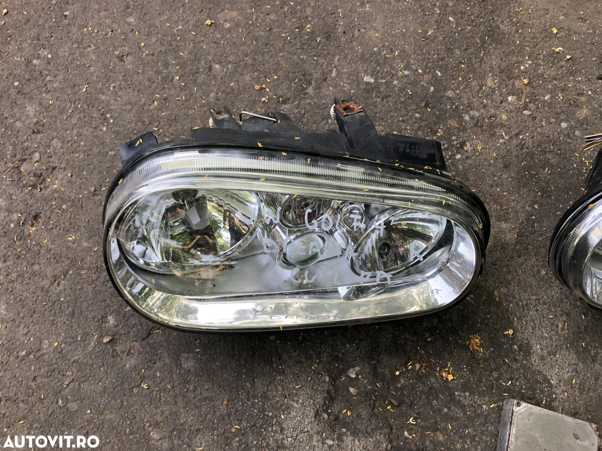 Far stanga/far dreapta Volkswagen Golf 4 halogen - 8