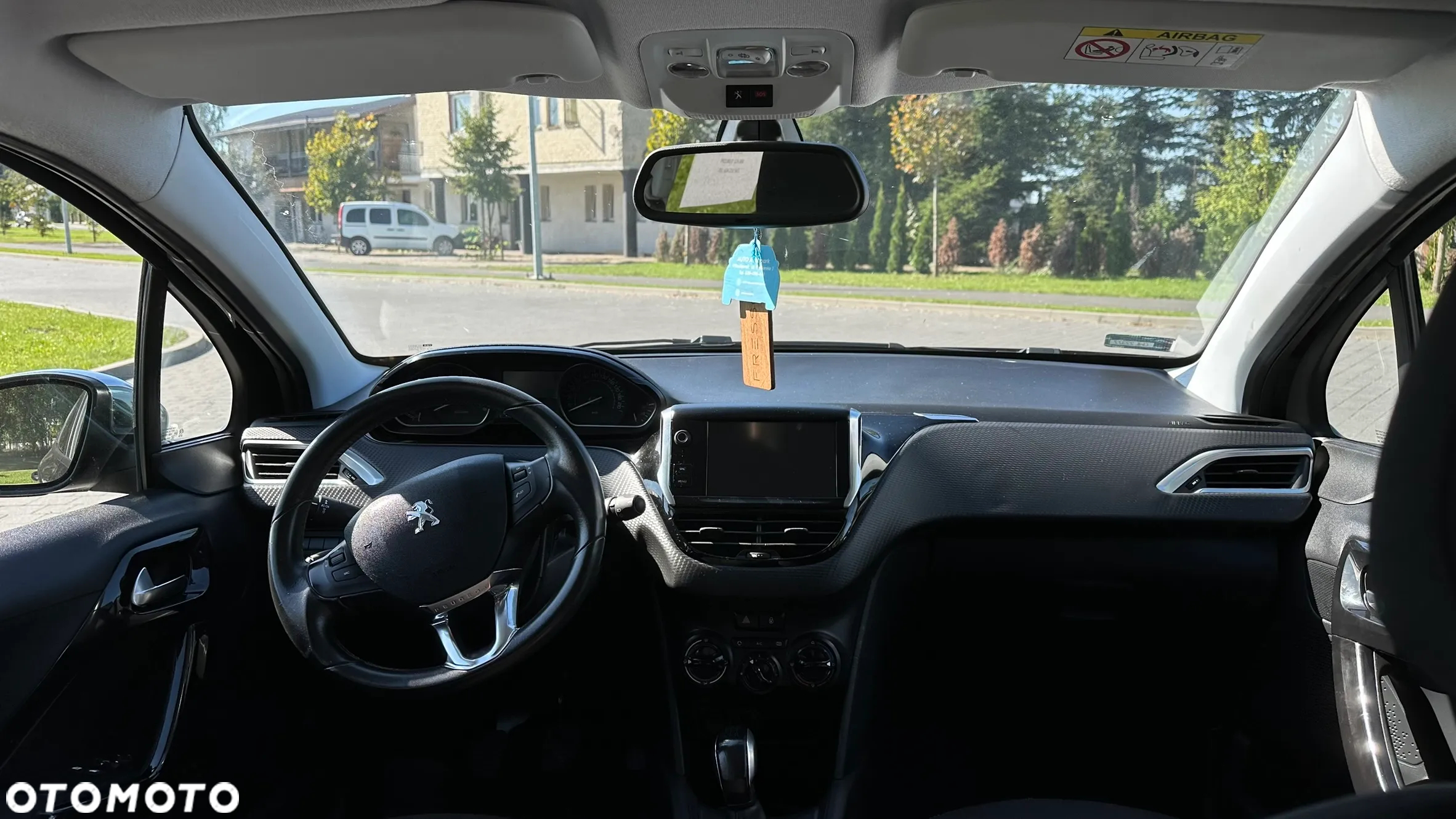 Peugeot 208 - 4