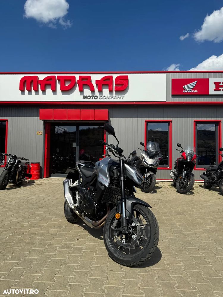 Honda CB 750 Hornet - 1